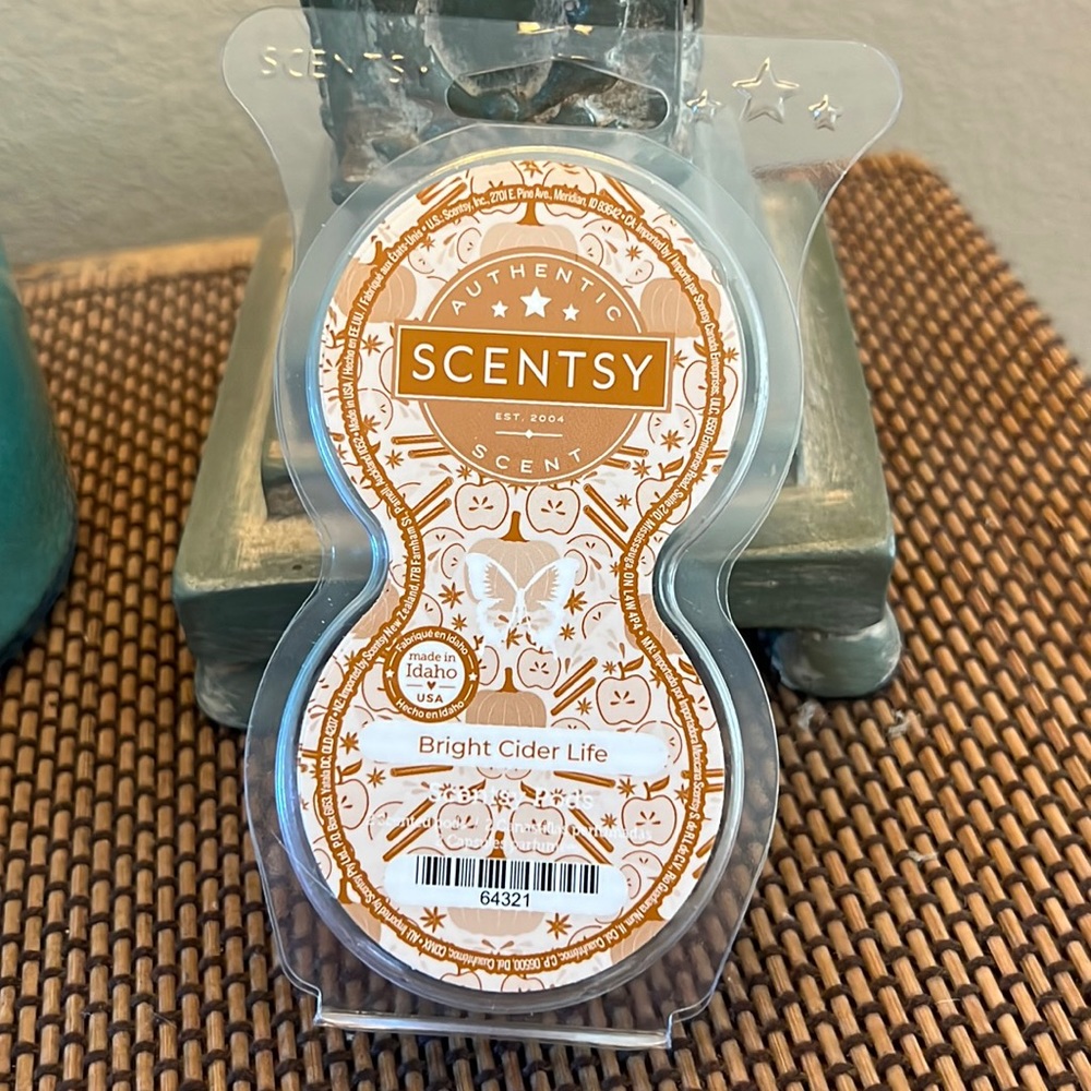 Scentsy Bright Cider Life Pod